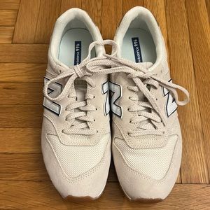 Women’s New Balance 996 sneakers
